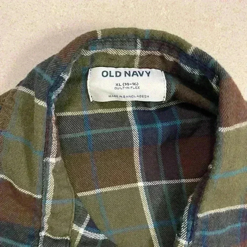 Old Navy flannel plaid button down shirt XL size 14-16 boys in EUC - Picture 3 of 3